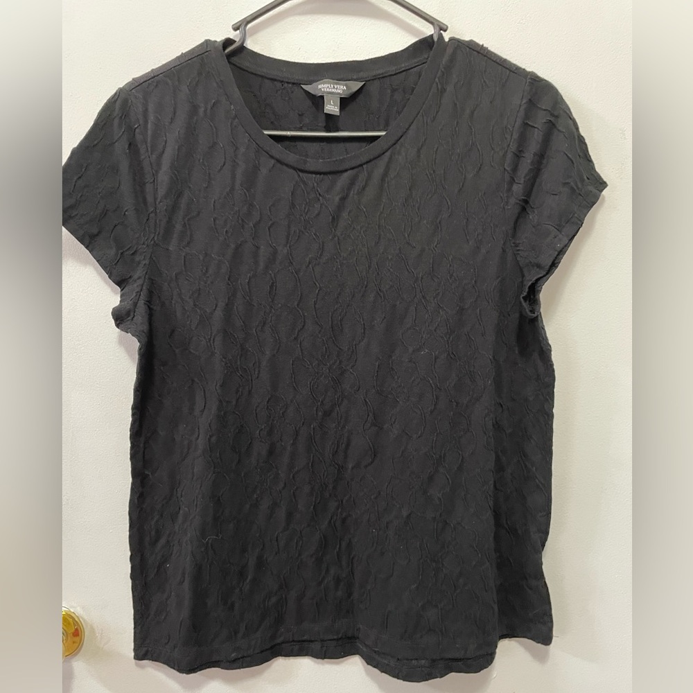 Simply Vera black t shirt blouse with flower pattern size large